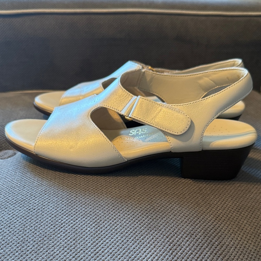 SAS Cream Comfort Sandals EUC‎ - Picture 3 of 8